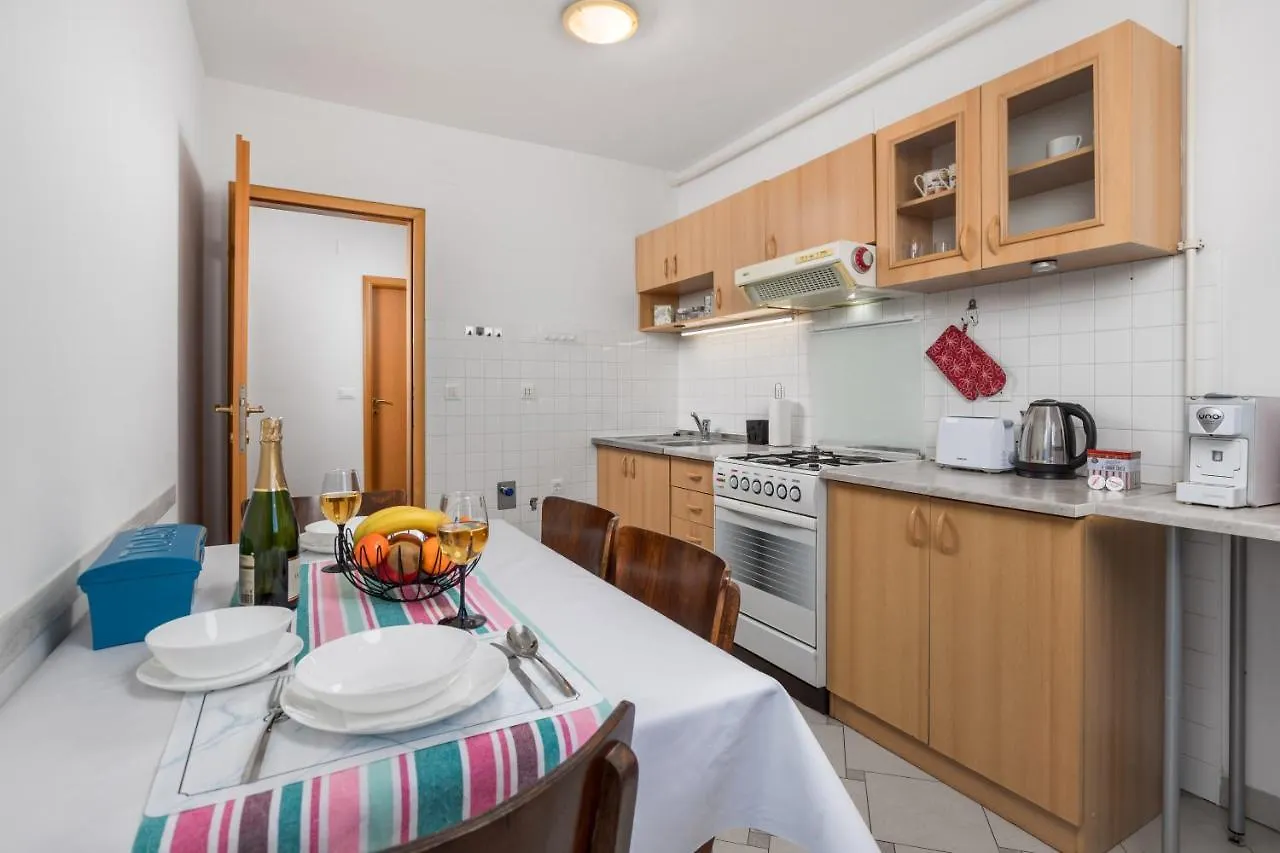Apartman Iris 2 -Rijeka Apartment