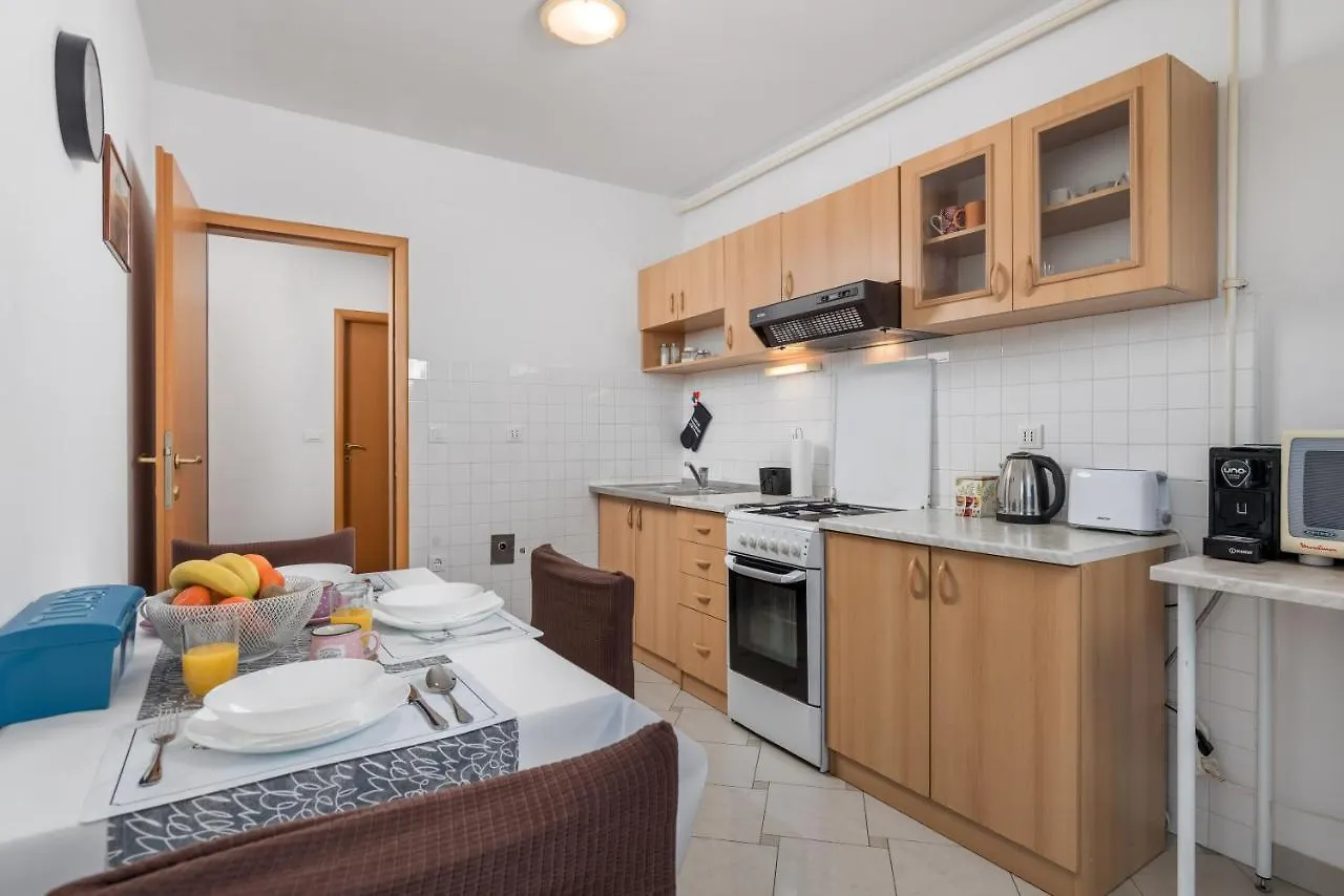 Apartman Iris 2 -Rijeka Apartment Croatia
